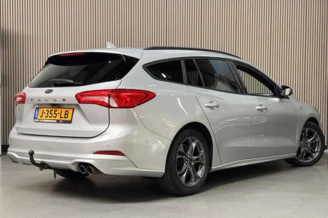 Ford Focus (2019) thumbnail 3