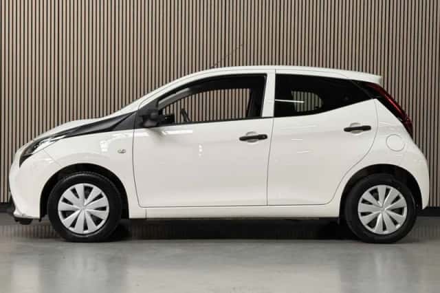 Toyota Aygo (2021) thumbnail 2