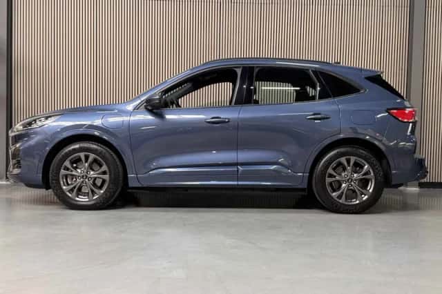 Ford Kuga (2021) thumbnail 2