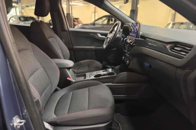 Ford Kuga (2021) thumbnail 6