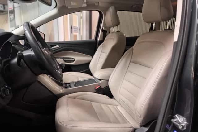Ford Kuga (2019) thumbnail 6