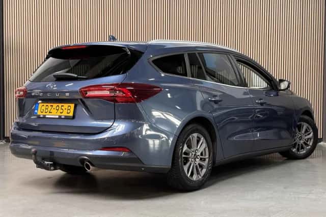 Ford Focus (2024) thumbnail 3