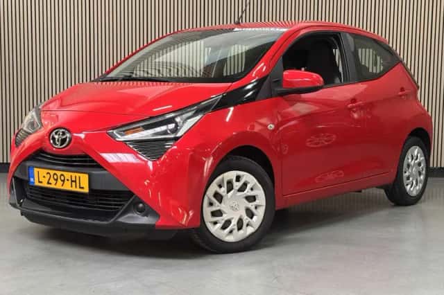 Toyota Aygo (2021) thumbnail 1