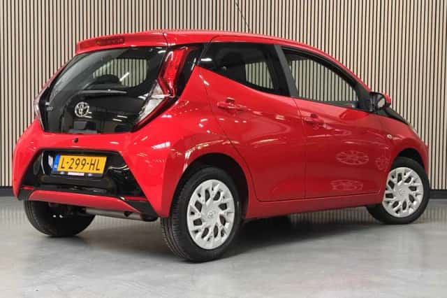 Toyota Aygo (2021) thumbnail 3