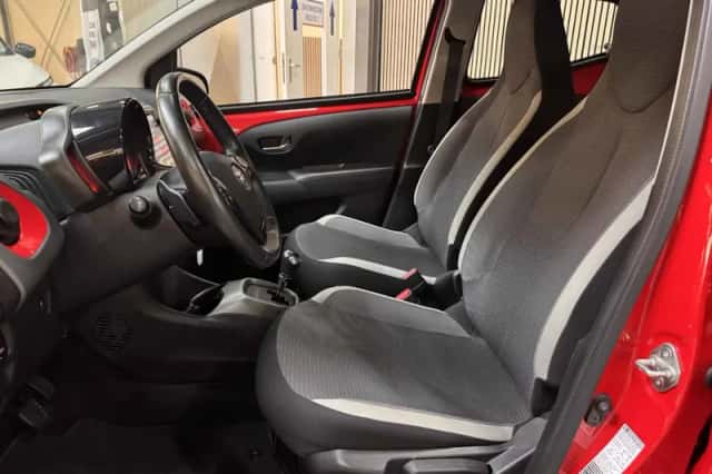Toyota Aygo (2021) thumbnail 4