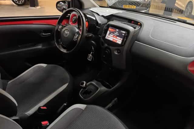 Toyota Aygo (2021) thumbnail 6