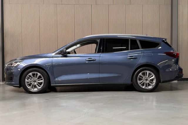 Ford Focus (2024) thumbnail 2