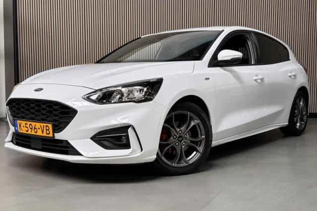 Ford Focus (2021) thumbnail 1
