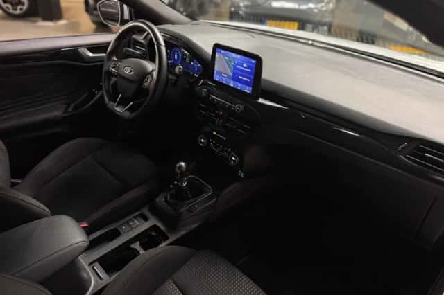 Ford Focus (2021) thumbnail 6