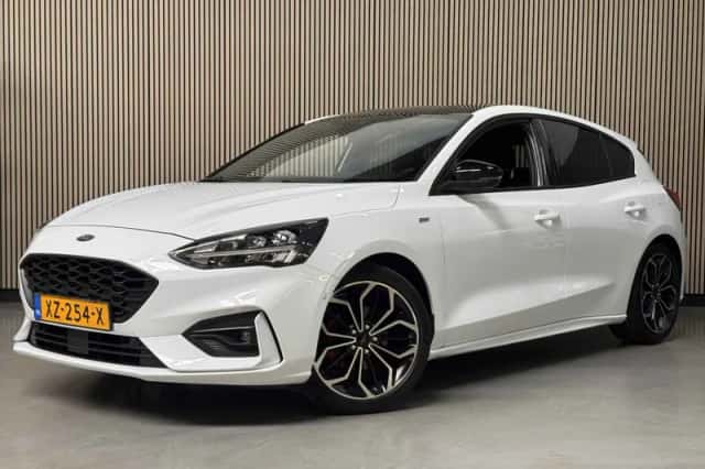 Ford Focus (2019) thumbnail 1