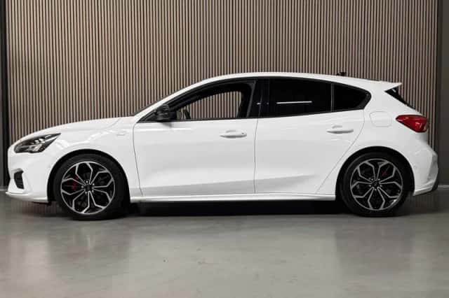 Ford Focus (2019) thumbnail 2