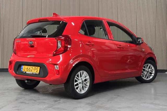 Kia Picanto (2021) thumbnail 3