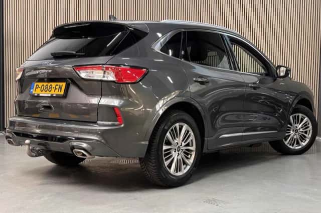 Ford Kuga (2022) thumbnail 3