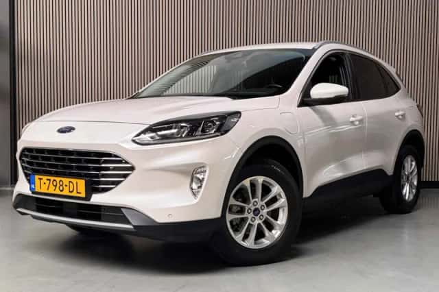 Ford Kuga (2023) thumbnail 1