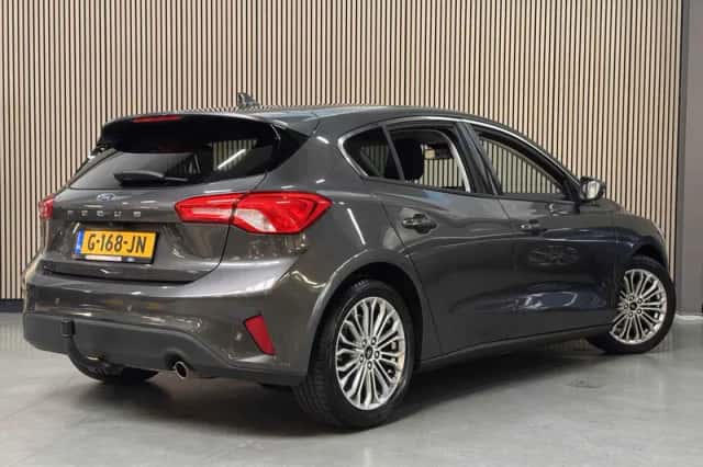 Ford Focus (2019) thumbnail 3
