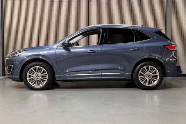 Ford Kuga (2022) thumbnail 2