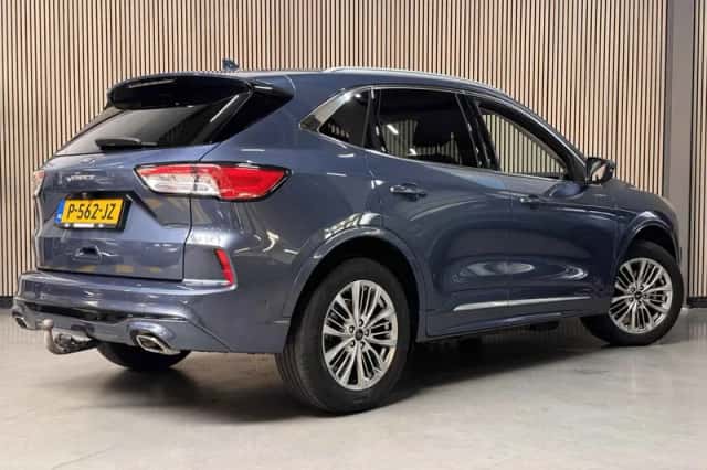 Ford Kuga (2022) thumbnail 3