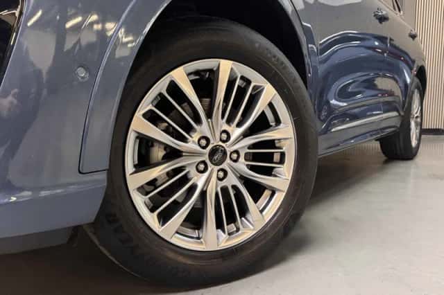 Ford Kuga (2022) thumbnail 5