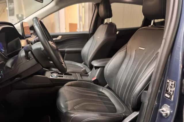 Ford Kuga (2022) thumbnail 6