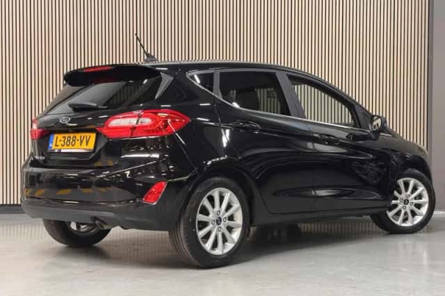 Ford Fiesta (2021) thumbnail 3