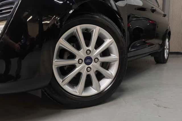Ford Fiesta (2021) thumbnail 4