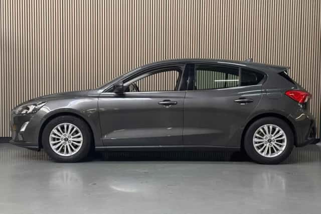 Ford Focus (2020) thumbnail 2