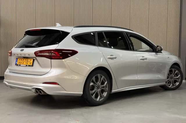 Ford Focus (2024) thumbnail 3