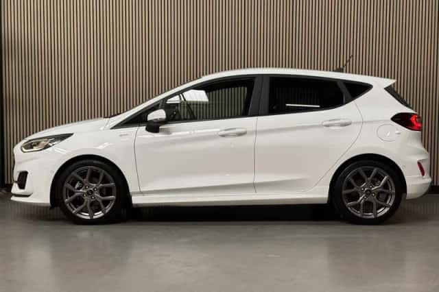 Ford Fiesta (2023) thumbnail 2