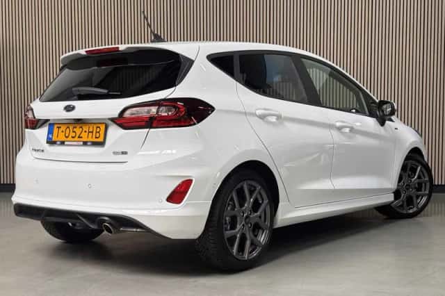 Ford Fiesta (2023) thumbnail 3