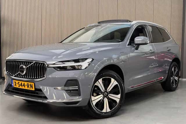 Volvo XC60 (2024) thumbnail 1