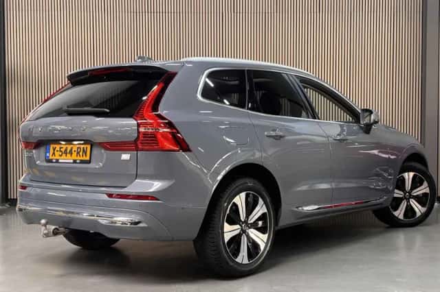 Volvo XC60 (2024) thumbnail 3