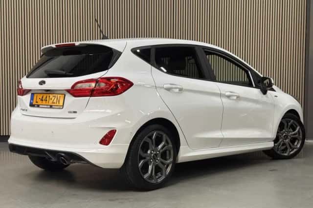 Ford Fiesta (2021) thumbnail 3