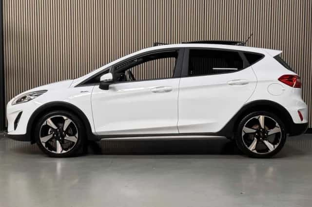 Ford Fiesta (2019) thumbnail 2