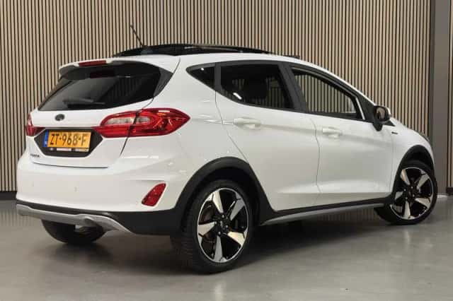 Ford Fiesta (2019) thumbnail 3