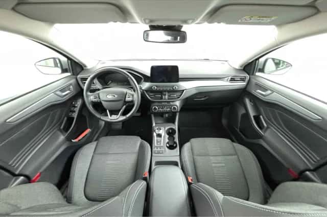 Ford Focus (2019) thumbnail 2
