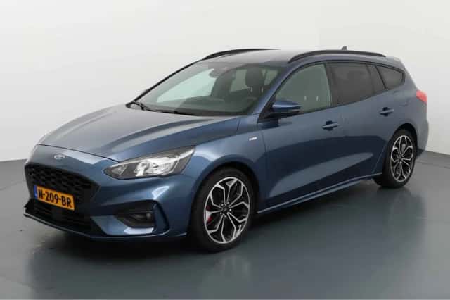 Ford Focus (2021) thumbnail 1