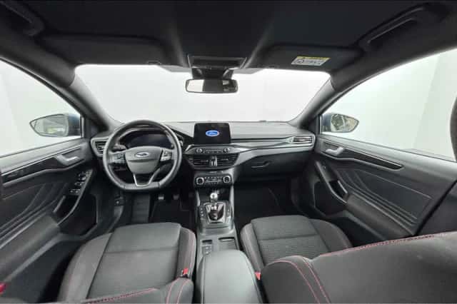 Ford Focus (2021) thumbnail 2