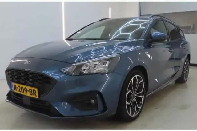 Ford Focus (2021) thumbnail 3