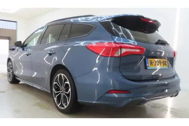 Ford Focus (2021) thumbnail 4