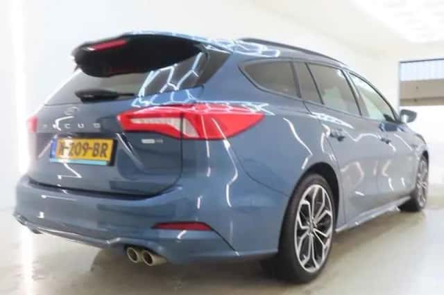 Ford Focus (2021) thumbnail 5