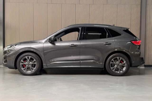 Ford Kuga (2022) thumbnail 2