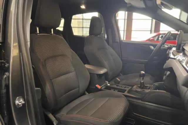 Ford Kuga (2022) thumbnail 6