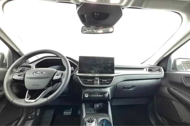 Ford Kuga (2024) thumbnail 2