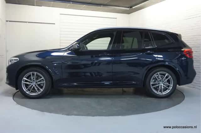BMW X3 (2019) thumbnail 2