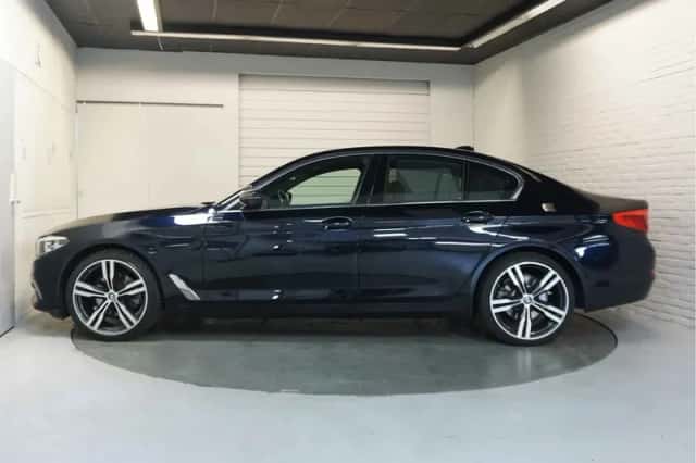 BMW 5-Serie (2018) thumbnail 2