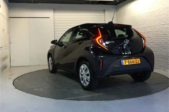 Toyota Aygo X (2023) thumbnail 3