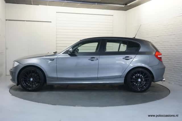 BMW 1-Serie (2011) thumbnail 2