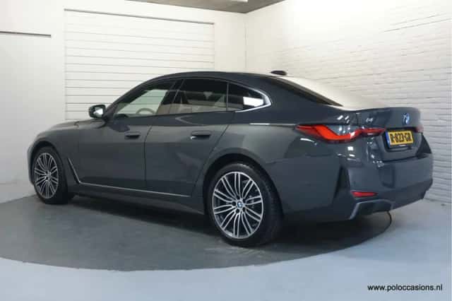 BMW i4 (2022) thumbnail 3