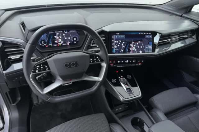 Audi Q4 e-tron (2025) thumbnail 4