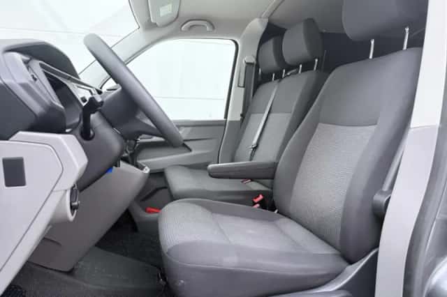 Volkswagen Transporter (2022) thumbnail 5